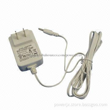 Green Environment Protection Wall Plug Charger with 100-240V AC Input Voltage